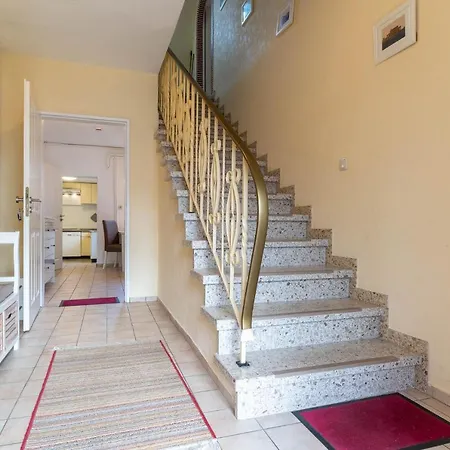 Haus-springfloot-whg-2-og * Olsdorf